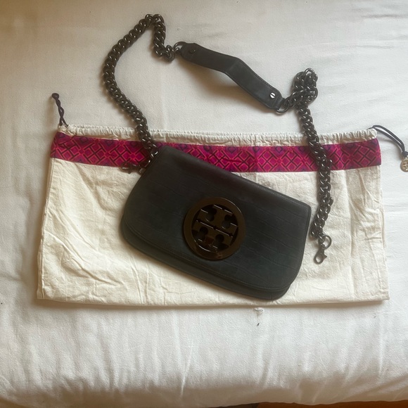 Tory Burch Reva mini cross body Pewter 🖤 - Picture 2 of 7